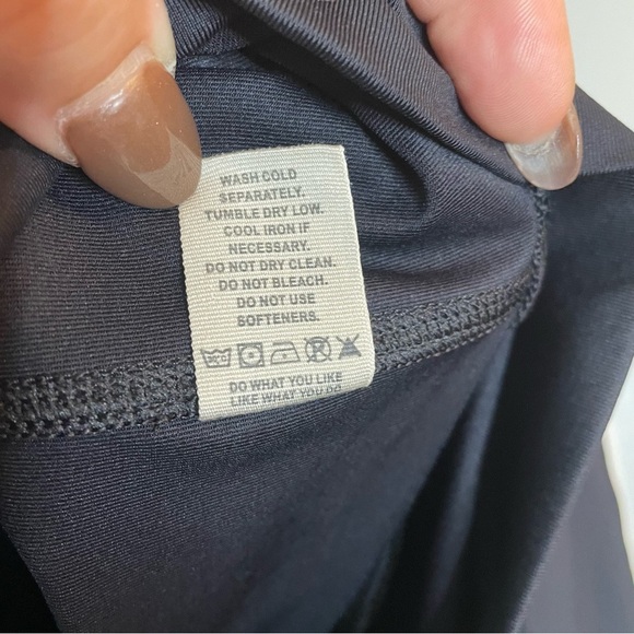 GOODMOVE BY LIFE IS GOOD
Stormwear Packable Hooded Running Jacket - Black SZ/L - Picture 6 of 8